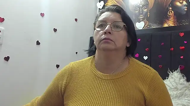 Snapshot of Evaaross_2345 chatting on 14, 4, 2026 Evaaross 2345 online show from 14, 4, 2026