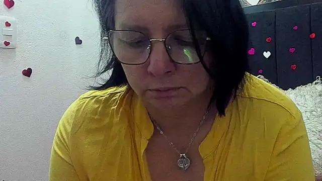 Snapshot of Evaaross_2345 chatting on 18, 5, 2026 Evaaross 2345 online show from 18, 5, 2026