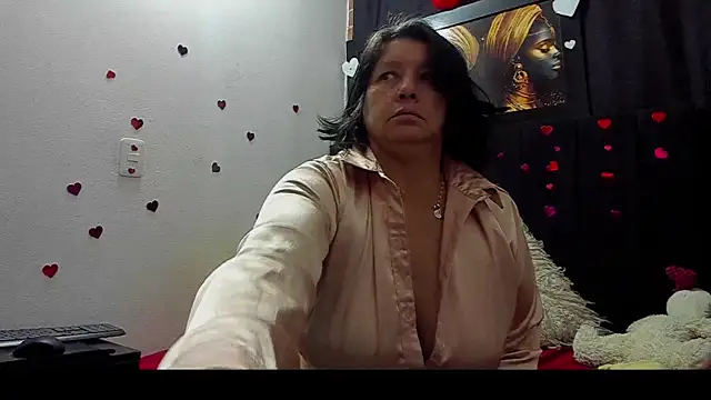 Snapshot of Evaaross_2345 chatting on 6, 6, 2026 Evaaross 2345 online show from 6, 6, 2026