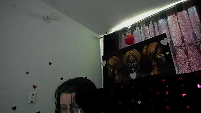 Snapshot of Evaaross_2345 chatting on 10, 6, 2026 Evaaross 2345 online show from 10, 6, 2026