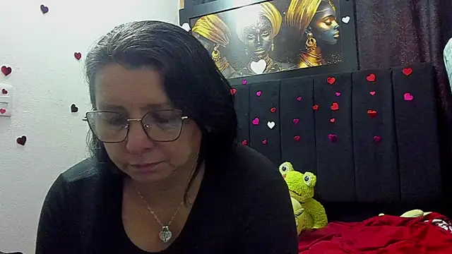 Snapshot of Evaaross_2345 chatting on 20, 6, 2026 Evaaross 2345 online show from 20, 6, 2026