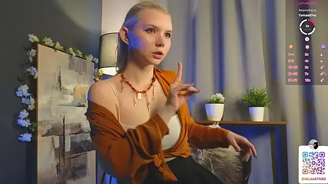 Snapshot of DaisyElmers chatting on 3, 2, 2025 DaisyElmers online show from 3, 2, 2025
