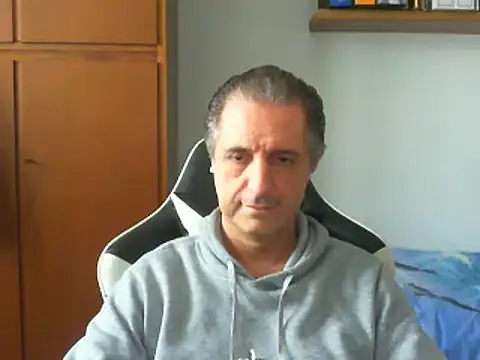 Snapshot of lliuk70mi chatting on 12, 2, 2025 lliuk70mi online show from 12, 2, 2025