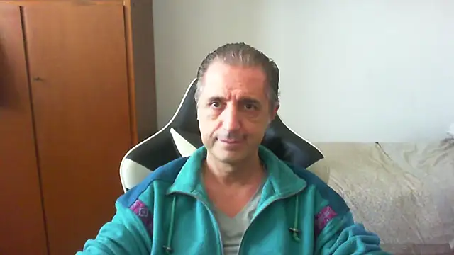 Snapshot of lliuk70mi chatting on 1, 5, 2026 lliuk70mi online show from 1, 5, 2026
