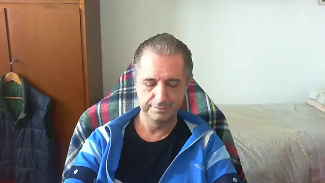 Snapshot of lliuk70mi chatting on 7, 5, 2026 lliuk70mi online show from 7, 5, 2026