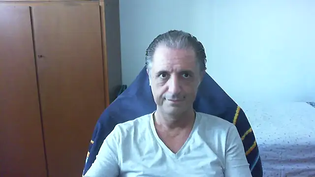 Snapshot of lliuk70mi chatting on 3, 6, 2026 lliuk70mi online show from 3, 6, 2026