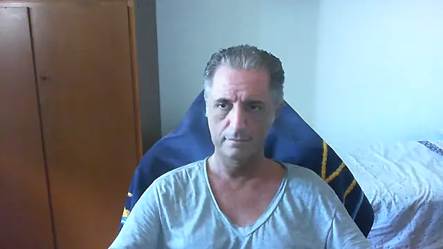 Snapshot of lliuk70mi chatting on 5, 7, 2026 lliuk70mi online show from 5, 7, 2026