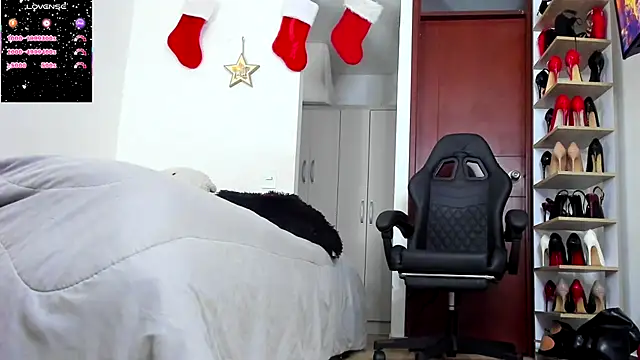 SophieBaker   online show from 21, 12, 2025