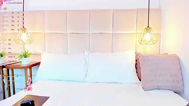 LinaGlam online show from 7, 1, 2025