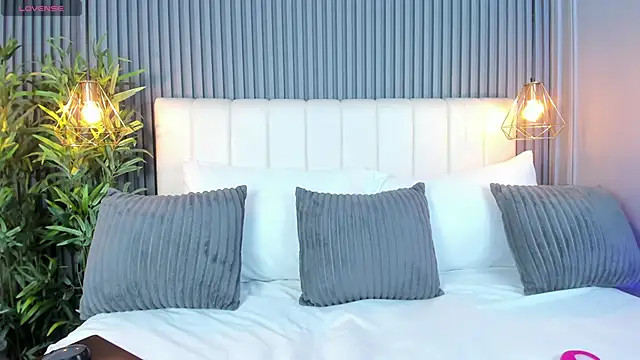 LinaGlam online show from 10, 11, 2025