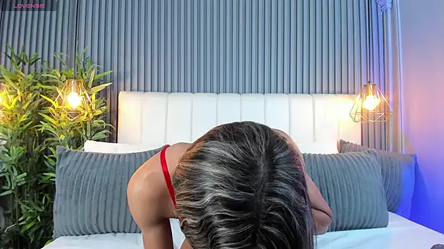 LinaGlam online show from 12, 11, 2025