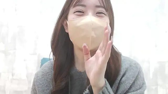 Snapshot of LOVE_MOMO_LOVE chatting on 5, 12, 2024 LOVE MOMO LOVE online show from 5, 12, 2024