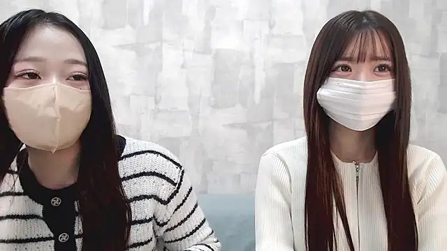 Snapshot of LOVE_MOMO_LOVE chatting on 15, 9, 2025 LOVE MOMO LOVE online show from 15, 9, 2025