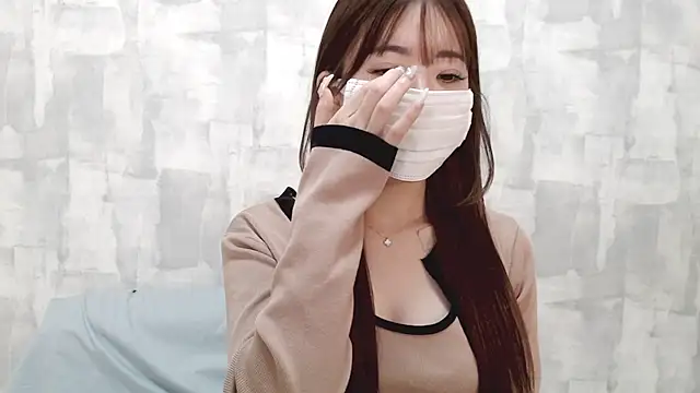 Snapshot of LOVE_MOMO_LOVE chatting on 17, 10, 2025 LOVE MOMO LOVE online show from 17, 10, 2025