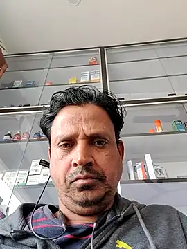 Snapshot of Raj1043 chatting on 13, 11, 2025 Raj1043 online show from 13, 11, 2025