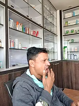 Snapshot of Raj1043 chatting on 26, 11, 2025 Raj1043 online show from 26, 11, 2025