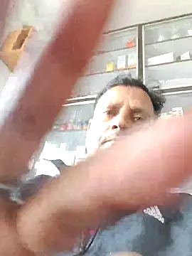 Snapshot of Raj1043 chatting on 29, 11, 2025 Raj1043 online show from 29, 11, 2025