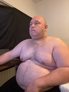 Snapshot of BigromeoXX chatting on 2, 4, 2026 BigromeoXX online show from 2, 4, 2026
