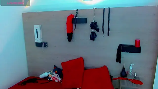 Isalombardi online show from 15, 4, 2026