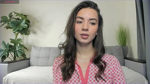 NicoleLuv online show from 2, 2, 2025