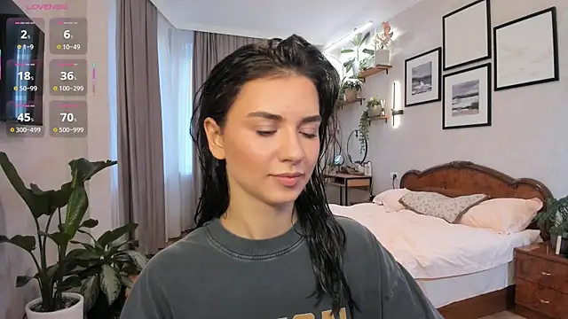 NicoleLuv online show from 13, 10, 2025