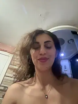 EmaSkyes online show from 6, 10, 2025