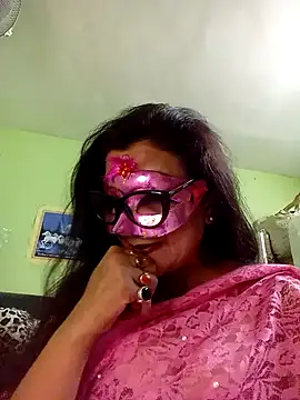 Snapshot of DesiMuffin chatting on 1, 2, 2025 DesiMuffin online show from 1, 2, 2025
