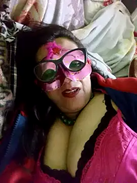 Snapshot of DesiMuffin chatting on 1, 2, 2025 DesiMuffin online show from 1, 2, 2025