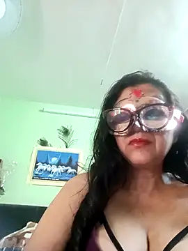 Snapshot of DesiMuffin chatting on 20, 9, 2025 DesiMuffin online show from 20, 9, 2025