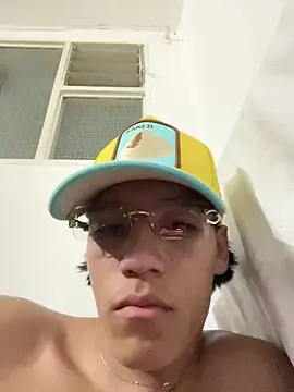 Snapshot of CRYBYT9 chatting on 27, 11, 2025 CRYBYT9 online show from 27, 11, 2025