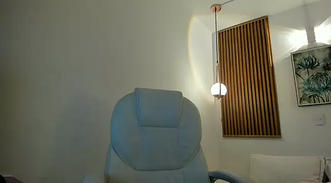 smallgiant27 online show from 18, 12, 2024