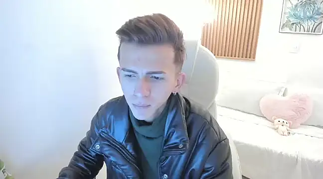 smallgiant27 online show from 4, 1, 2025