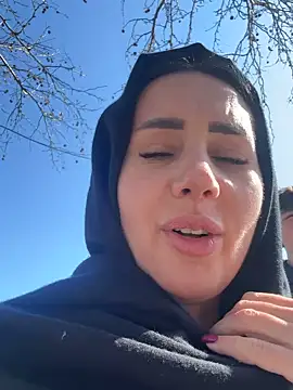 Snapshot of AnaRhodes chatting on 4, 3, 2025 AnaRhodes online show from 4, 3, 2025