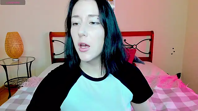 Snapshot of adell_berry chatting on 19, 9, 2025 adell berry online show from 19, 9, 2025