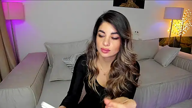 Snapshot of Queenofyouredreams chatting on 23, 2, 2025 Queenofyouredreams online show from 23, 2, 2025