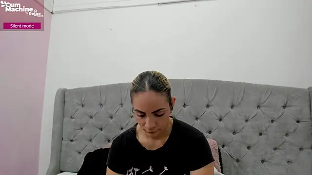 Snapshot of Valesskahall chatting on 28, 11, 2025 Valesskahall online show from 28, 11, 2025