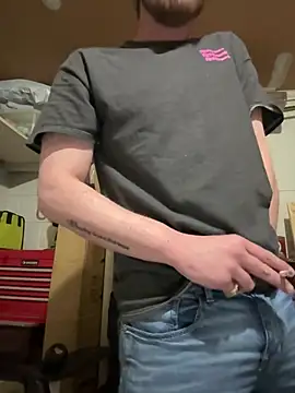 Snapshot of BigJohnson06 chatting on 13, 4, 2026 BigJohnson06 online show from 13, 4, 2026