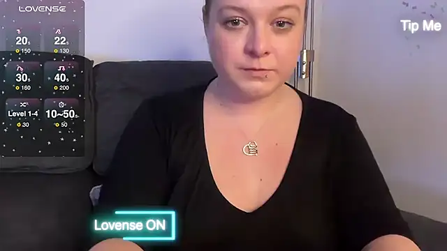 NaughtyWifeUK online show from 21, 12, 2024