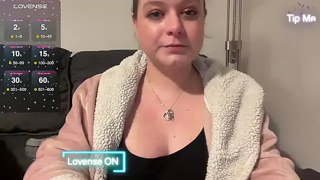 NaughtyWifeUK online show from 23, 2, 2025