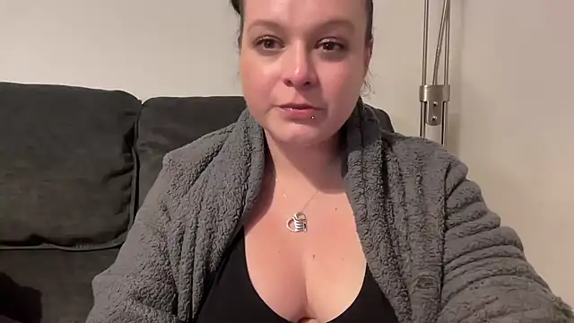 NaughtyWifeUK online show from 11, 3, 2025