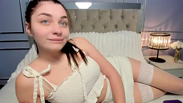 Snapshot of AngelinaWett chatting on 24, 2, 2025 AngelinaWett online show from 24, 2, 2025