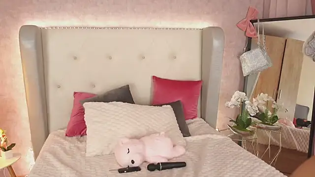 ViolettMoon1 online show from 20, 2, 2025