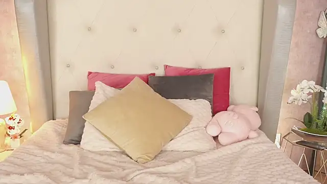 ViolettMoon1 online show from 7, 3, 2025