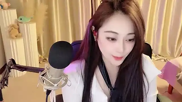 Daisy-77 online show from 19, 2, 2025