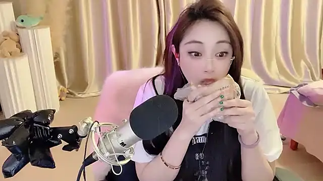 Daisy-77 online show from 5, 3, 2025