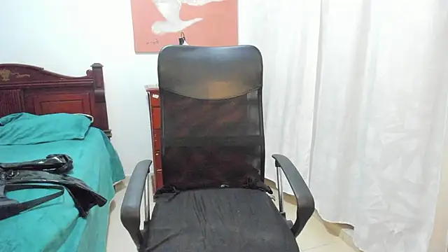 misstresbigcockts online show from 15, 11, 2025