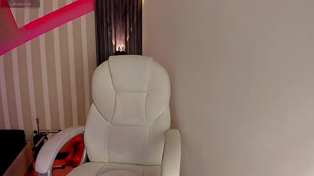 emily layton online show from 3, 3, 2025