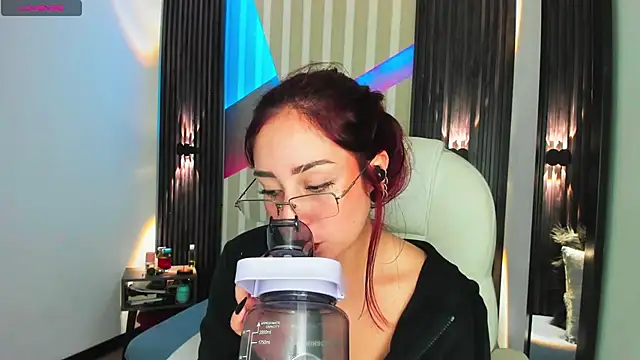 emily layton online show from 2, 12, 2025