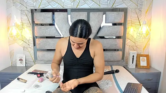 Snapshot of Alison_Chan_ chatting on 14, 2, 2026 Alison Chan online show from 14, 2, 2026