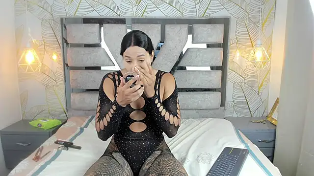 Snapshot of Alison_Chan_ chatting on 15, 4, 2026 Alison Chan online show from 15, 4, 2026